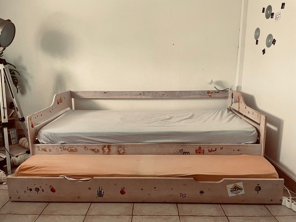 un lit &agrave; tiroir : deux couchages ! Meubles