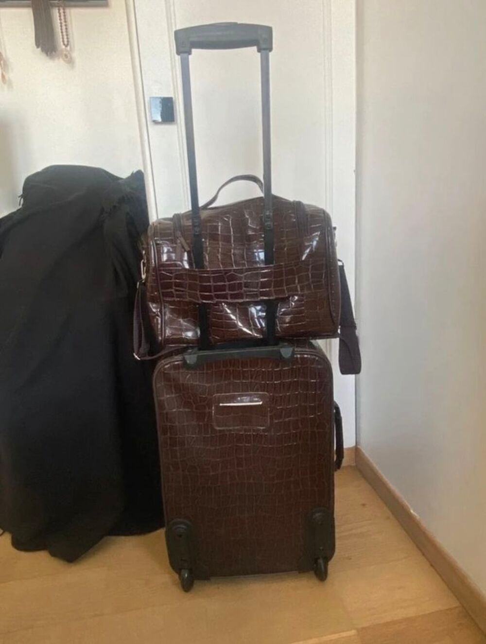 Ensemble bagages : Valise &agrave; roulettes et sac assorti en PVC Maroquinerie