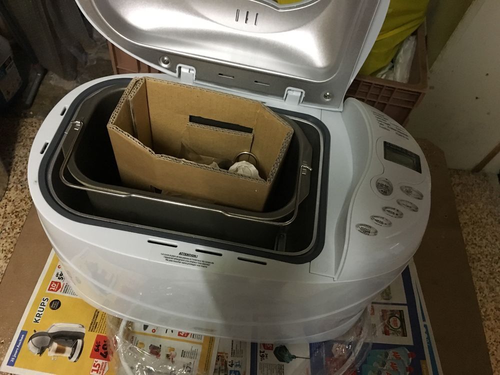 appareil &eacute;lectrom&eacute;nager &agrave; pain Electroménager