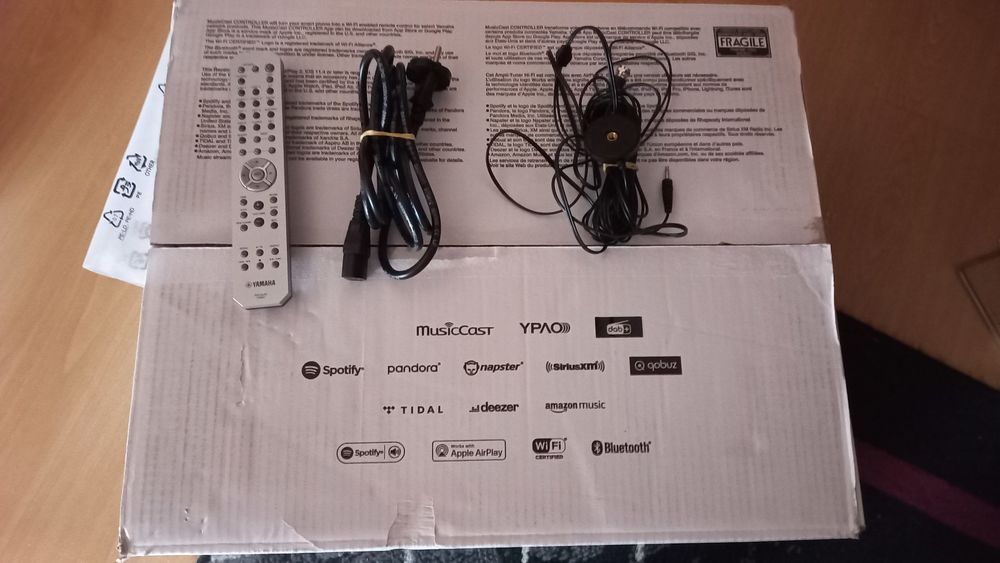Amplificateur aymaha connecter Audio et hifi