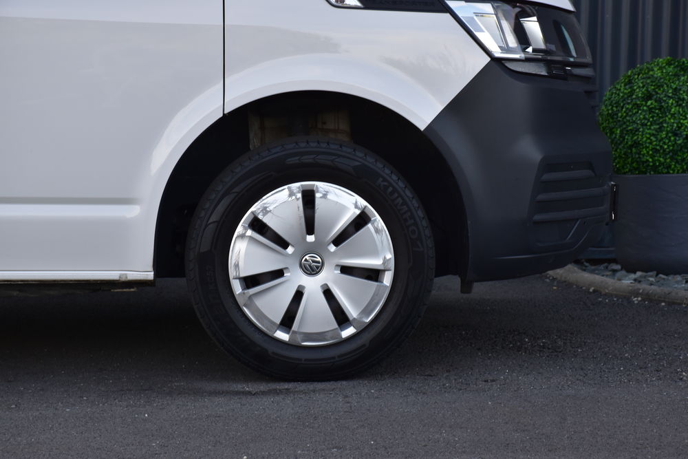 Transporter TRANSPORTER 6.1 VAN L1H1 2.0 TDI 90 BVM5 BUSINESS 2021 occasion 56300 Pontivy