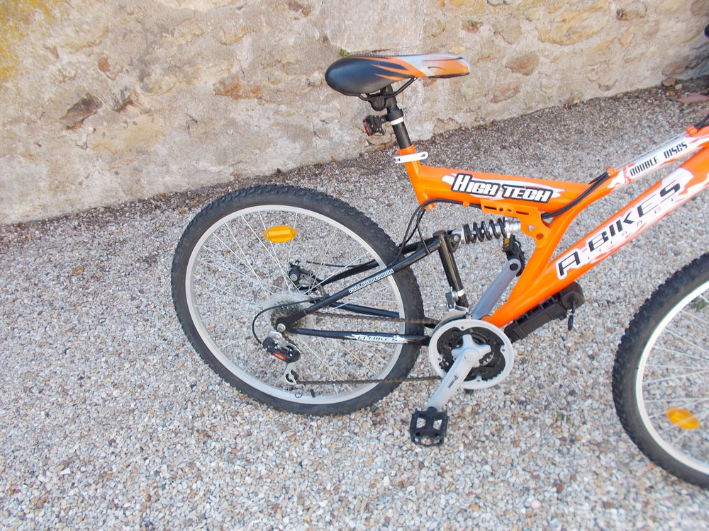 vtt a bikes lliance 26 pouces 2 freins a disque comme neuf Vélos