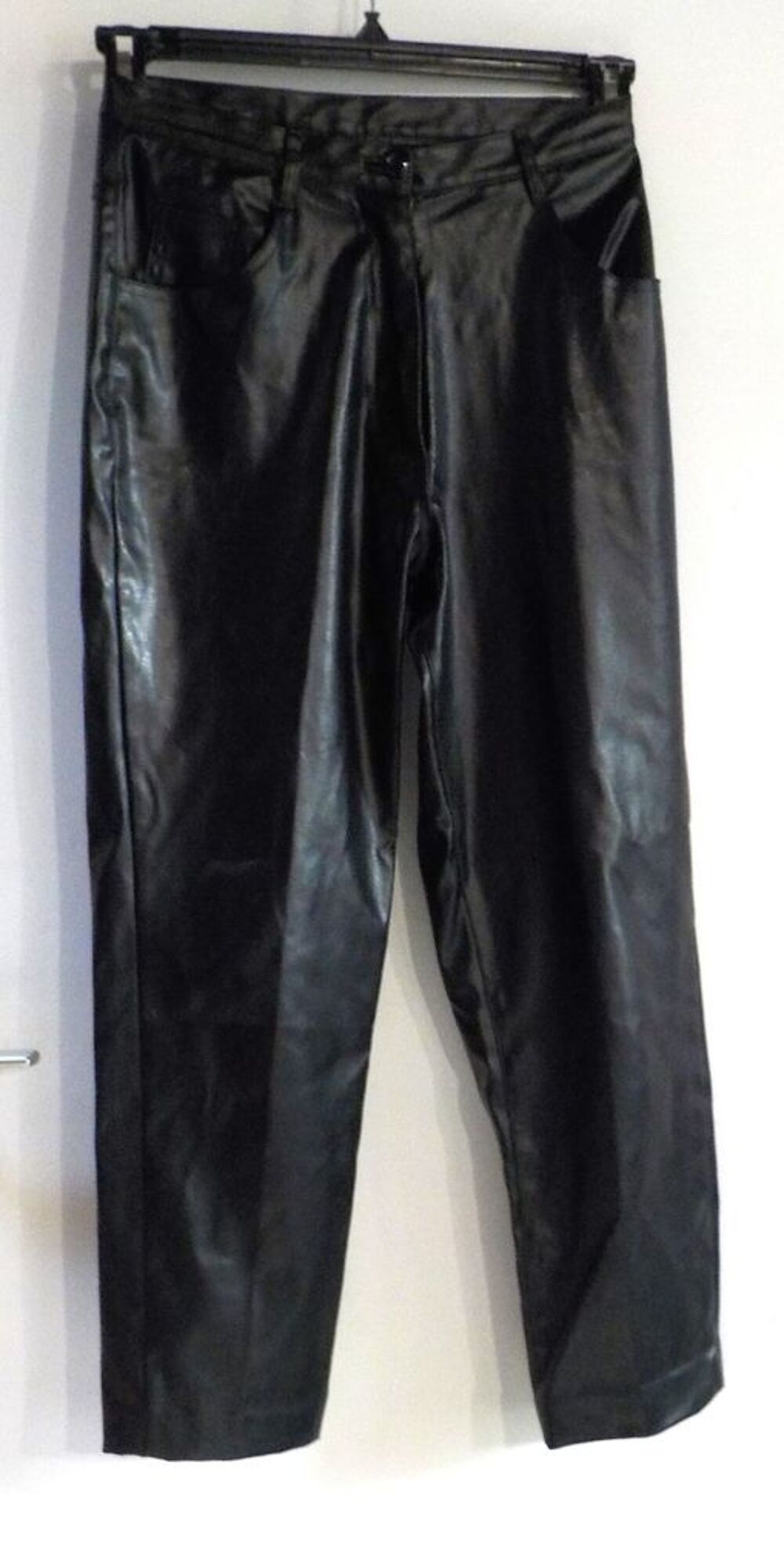PANTALON NOIR IMITATION CUIR BLANCHE PORTE T38 Vtements