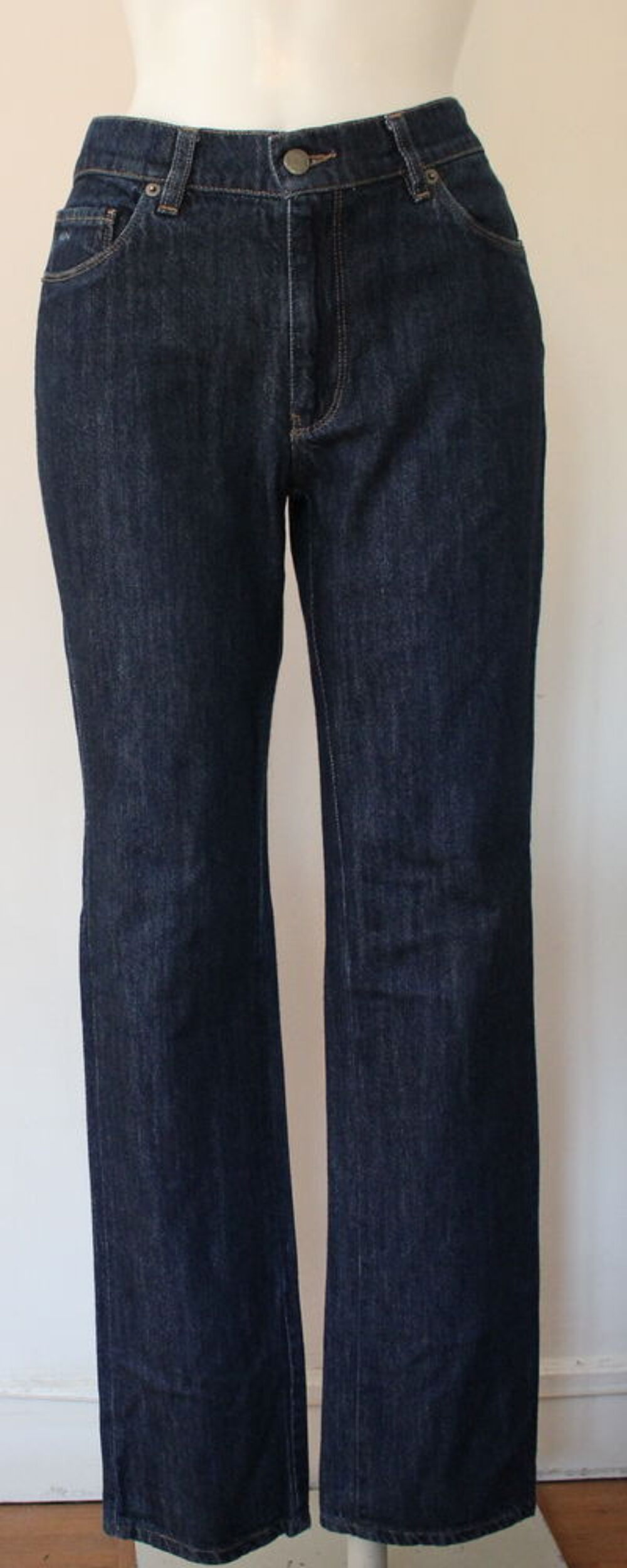 Pantalon jeans brut PRADA 
T.26 soit 36/38 Fr Vtements