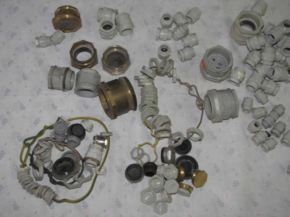 Lot de Presse-&eacute;toupes plastique et m&eacute;tal Bricolage