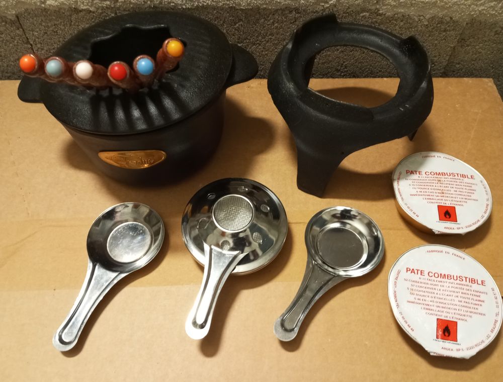 Petit service fondue bourguignonne en fonte Electroménager