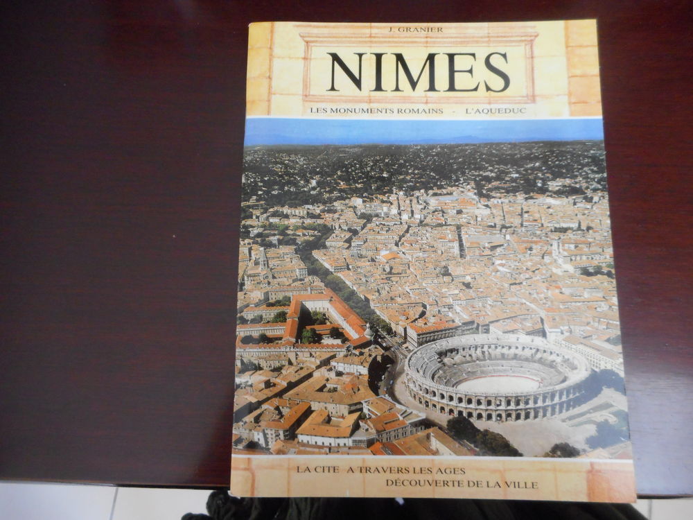 Opuscule "N&icirc;mes" de J.Granier Livres et BD