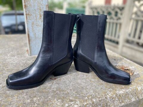 Bottes cuir noir taille 38 35 Paris (75)