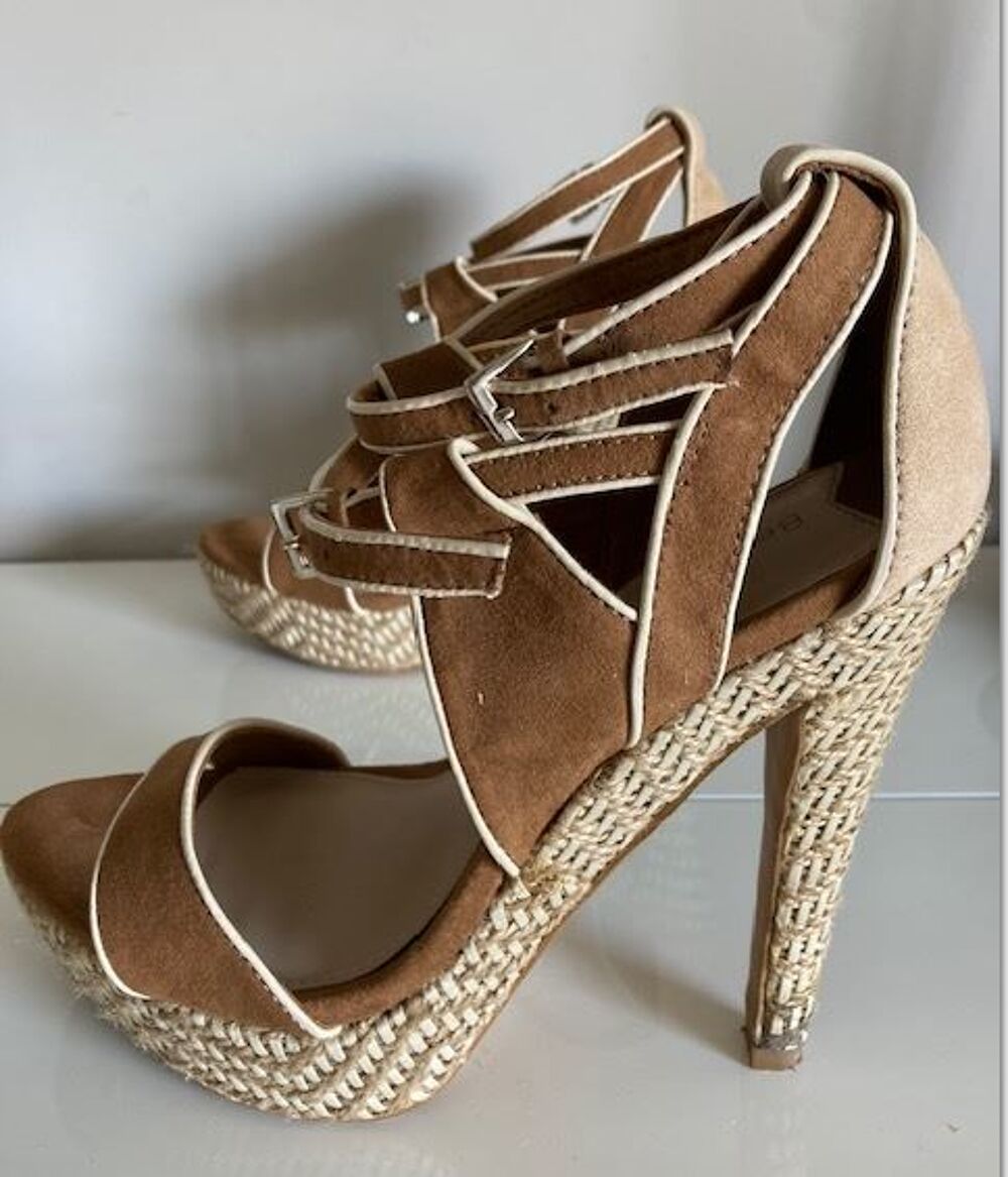 ESCARPINS OUVERT DAIM Chaussures