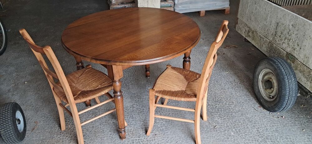 Table en ch&ecirc;ne avec rabats et Chaises en Bois avec Si&egrave;ges en Meubles