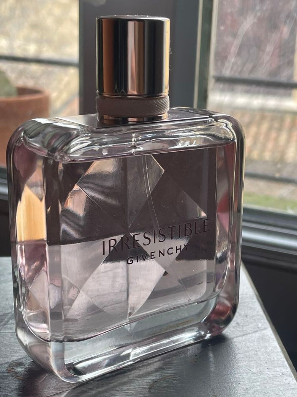 Flacon de parfum irr&eacute;sistible Givenchy 