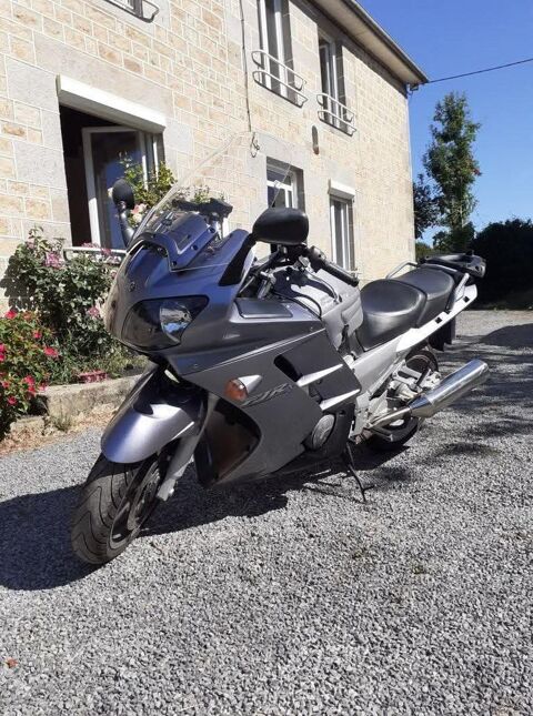 Moto YAMAHA 2004 occasion Br&eacute;cey 50370