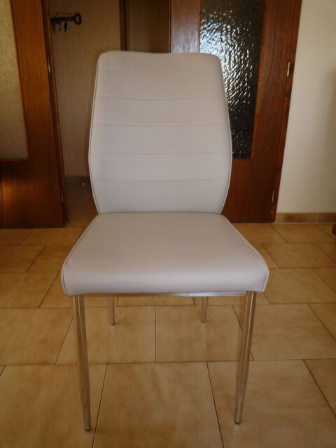 Chaise Lenna couleur taupe   40 Istres (13)