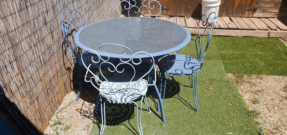 table et chaises forg&eacute; Jardin
