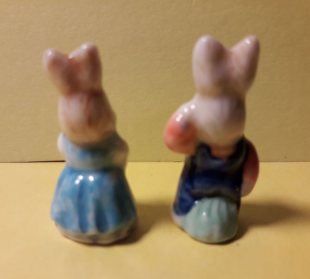 Vintage : lot de 2 f&egrave;ves : th&egrave;me lapin 