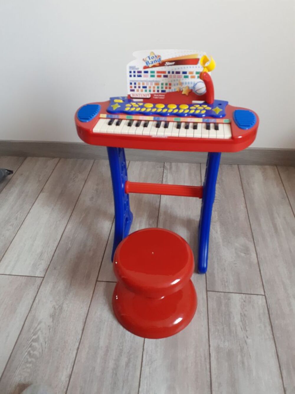 PIANO ENFANT ET SON TABOURET Jeux / jouets