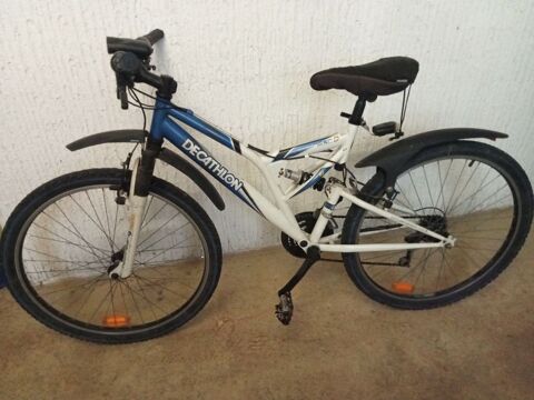 vélo VTT DECATHLON, modèle ROCHRIDER 120 Caluire-et-Cuire (69)