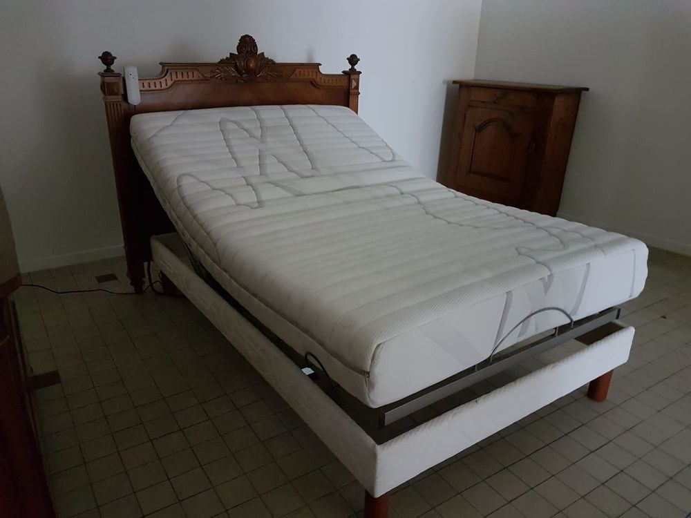 Lit relaxation &eacute;lectrique plus matelas dimension 120&times;190. Meubles