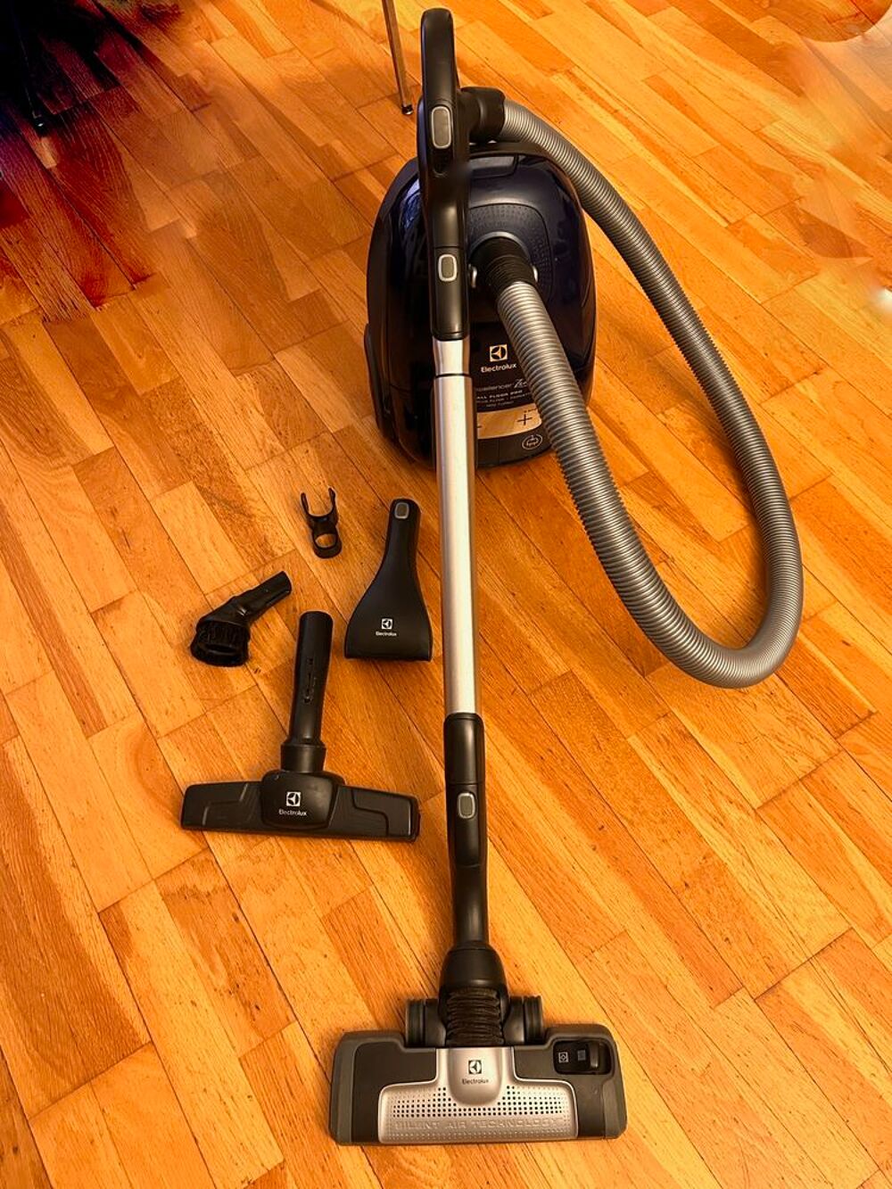 Aspirateur traineau ELECTROLUX ULTRASILENCER Electroménager