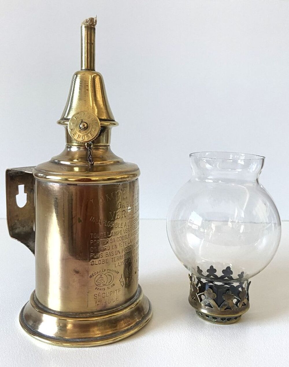 Ancienne Lampe Olympe &agrave; Essence "Pigeon" Art Nouveau 1885 