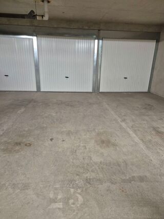 Parking / Garage à louer 21 m² Saint-laurent-du-var