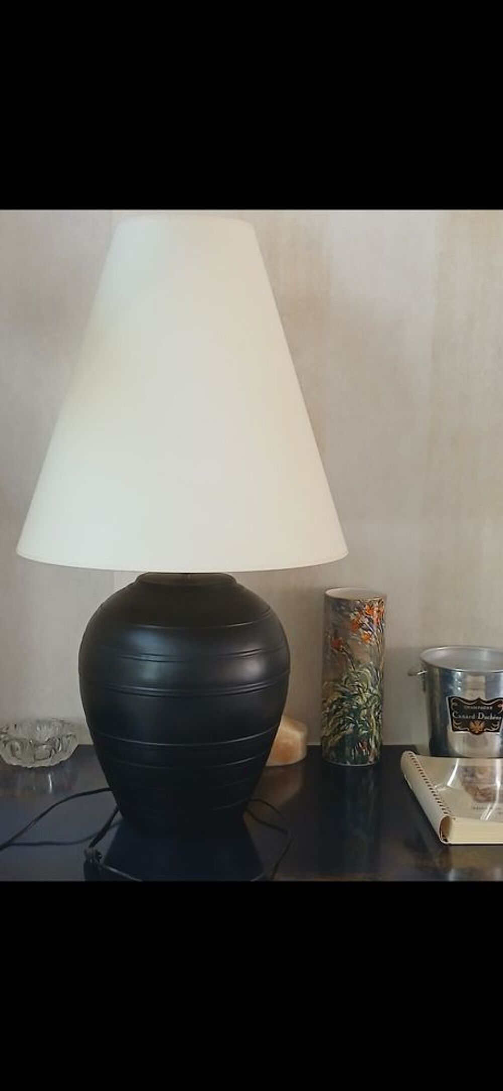 Grande lampe style asiatique pr&egrave;s de Thionville. Décoration
