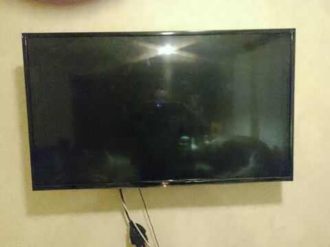 televiseur LG 109 cm avec support 200 Saint-Martin-le-Vinoux (38)