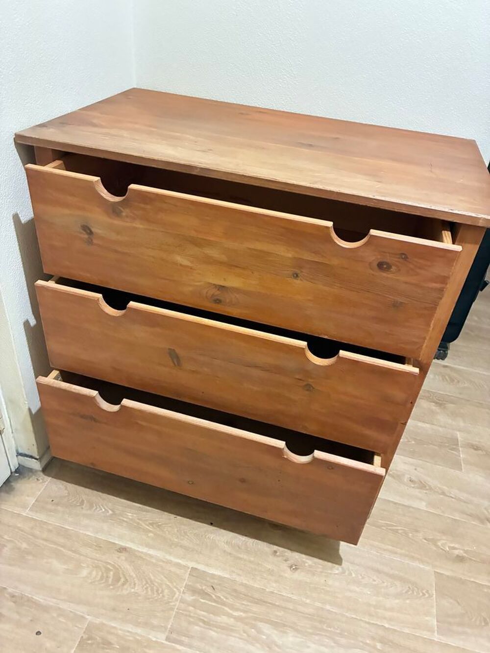 tr&egrave;s belle commode unen bois brut chambre, couloir, salon Meubles