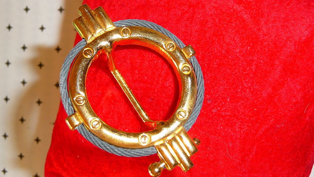 Broche passe foulard Bijoux et montres