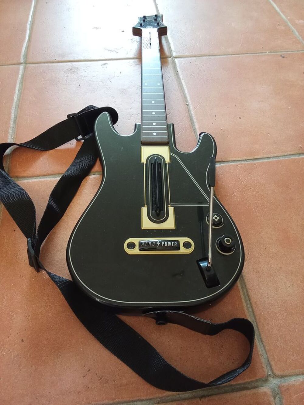 GUITARE -H&eacute;ro live Consoles et jeux vid�os