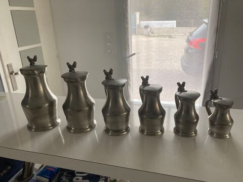 Srie de 6 pichets en tain 80 Rocbaron (83)