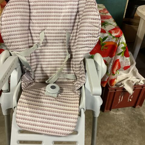 Chaise haute CHICCO 80 Tournus (71)