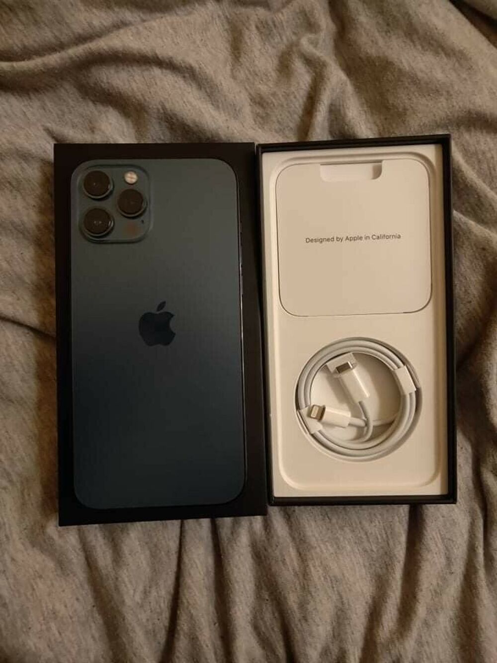 Apple iPhone 12 Pro Max - 256 Go - Bleu Pacifique Téléphones et tablettes