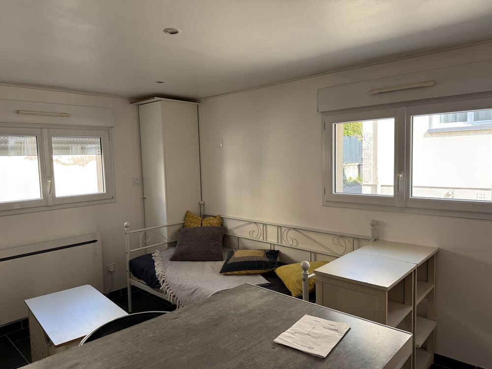 Location Maison Description : Meublé 19m2 bien entretenu, refait à neuf aout Le mans