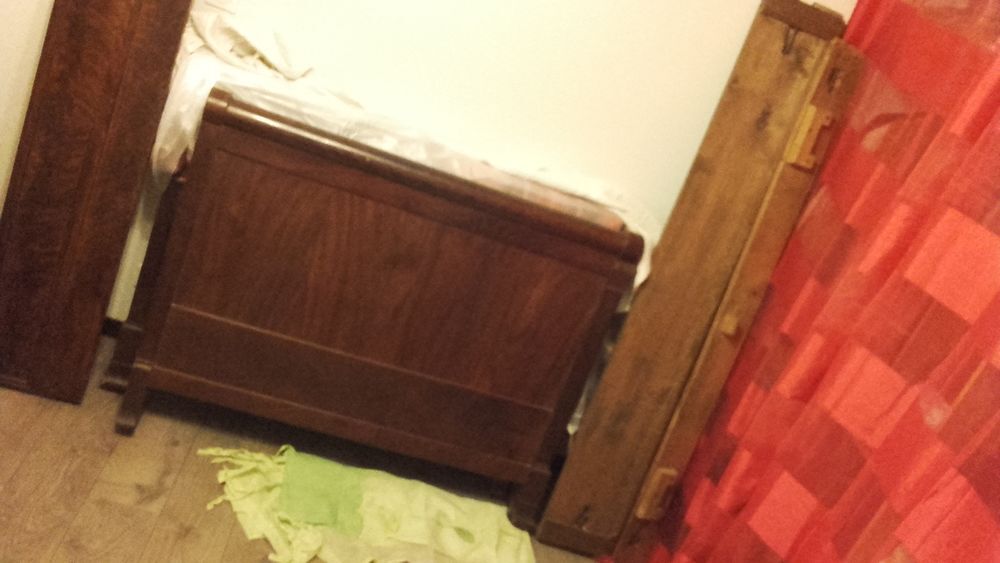 Lit de coin ancien + matelas et sommier Meubles