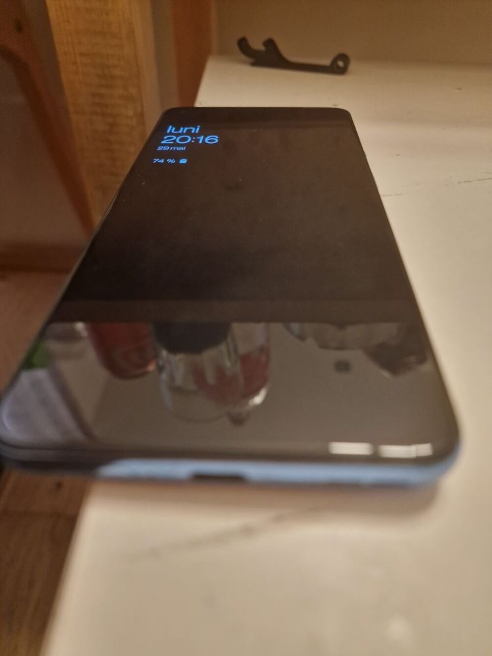 bonjour. mon One Plus 9 5G . tres bon etat. il marche parfait. Téléphones et tablettes