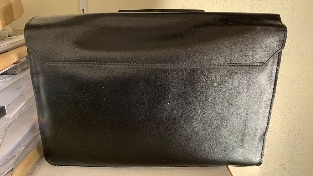 Cartable porte documents cuir noir Neuf Article 100% Neuf Maroquinerie