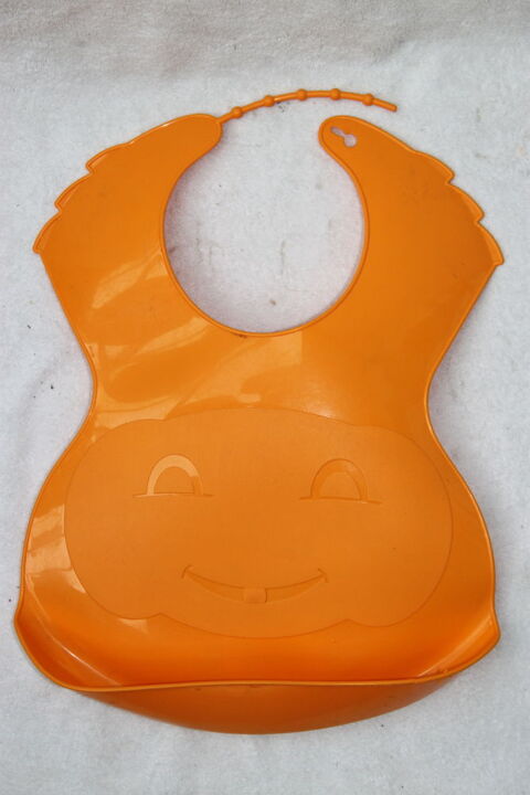 Bavoir b�b� 4 Montigny-Lencoup (77)