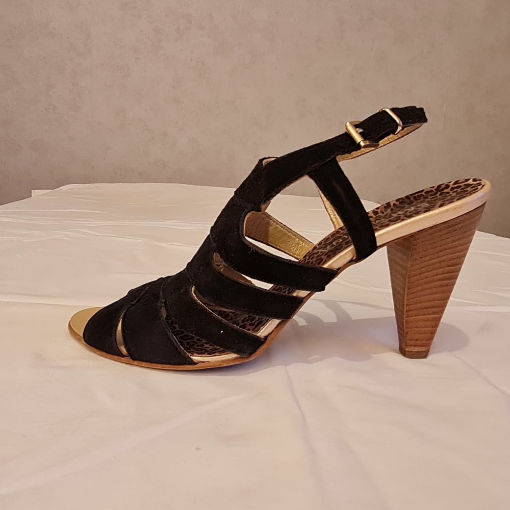 Sandales en daim Neuves - San Marina Chaussures