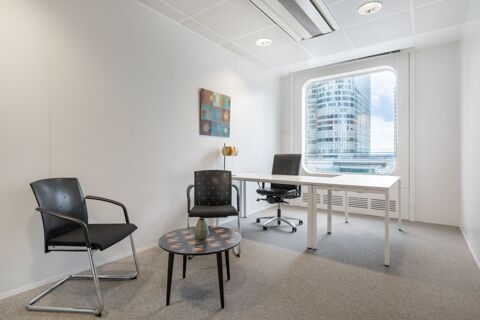 Espaces de bureau professionnels &agrave; Paris La Defense Tour Ariane  aux conditions int&eacute;gralement flexibles 889 92800 Puteaux