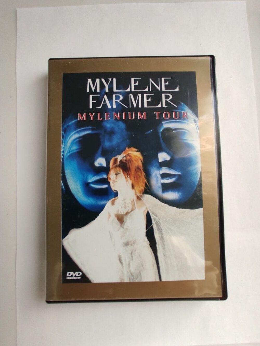 2 DVDs Myl&egrave;ne Farmer Myl&egrave;nium Tour et Musique vid&eacute;o 2&amp;3 DVD et blu-ray