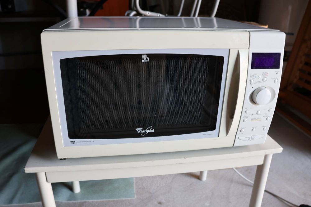 Four traditionnel avec micro-ondes int&eacute;gr&eacute; Whirlpool Electroménager