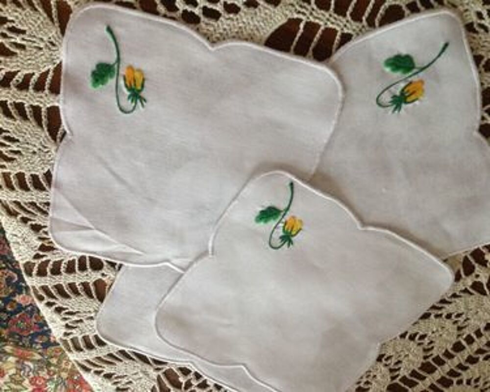 idee cadeau : napperons brod&eacute;s main Décoration