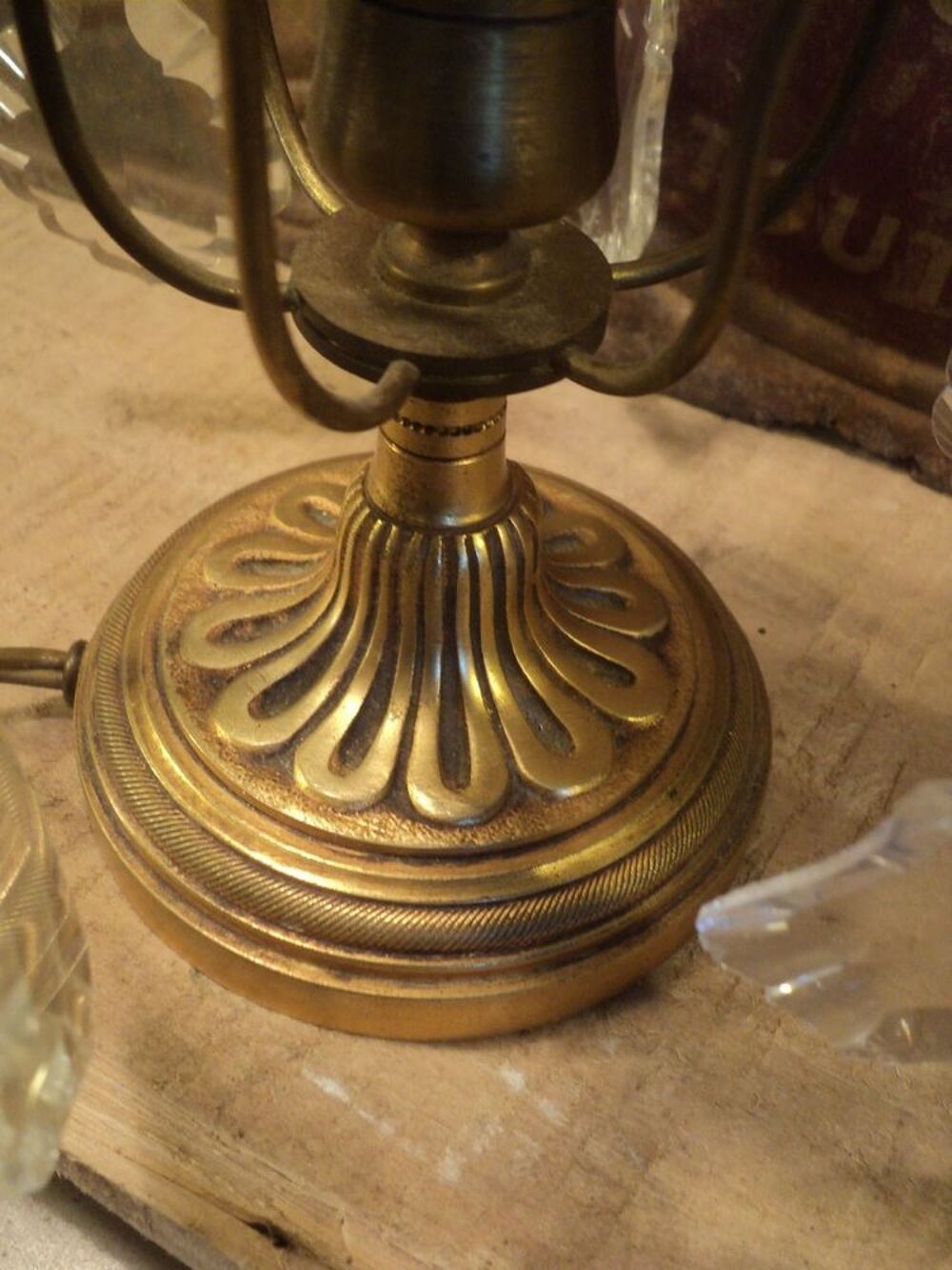Petite Lampe Bougeoir &agrave; Pampilles Cristal et Bronze. Décoration