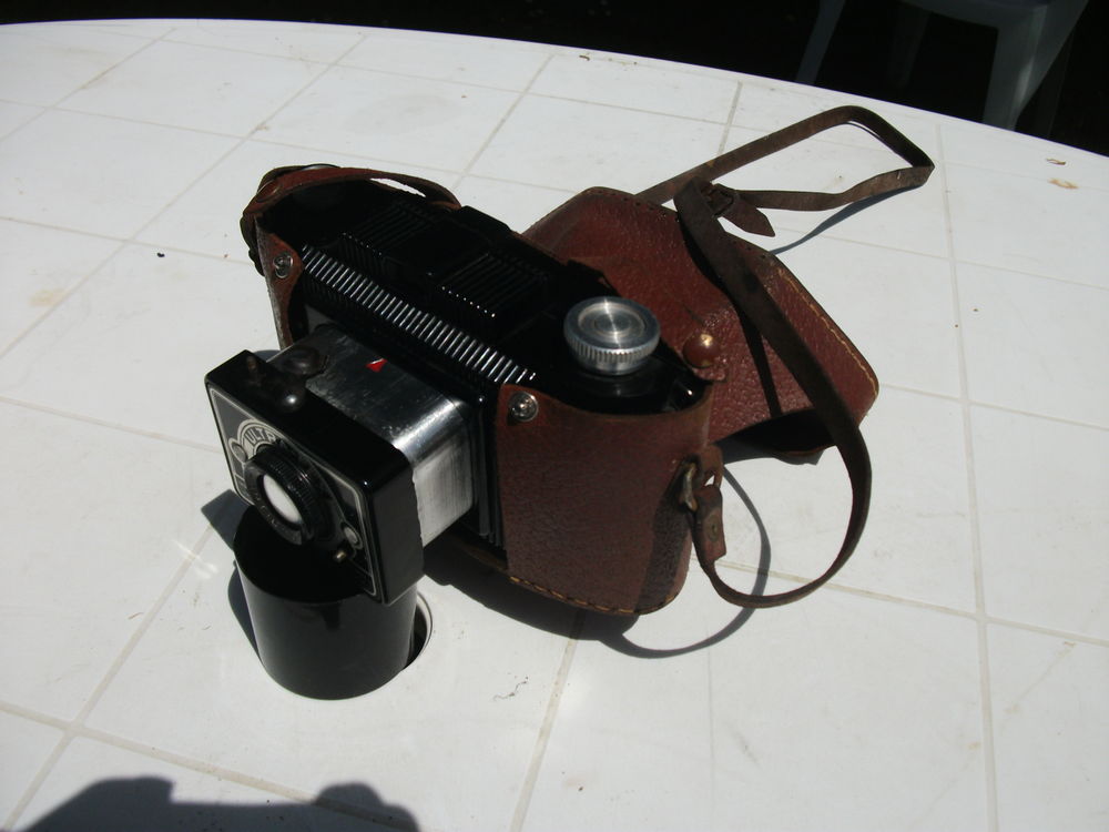 TRES BEL APPAREIL PHOTO "ULTRA FEIX" ((1950) 