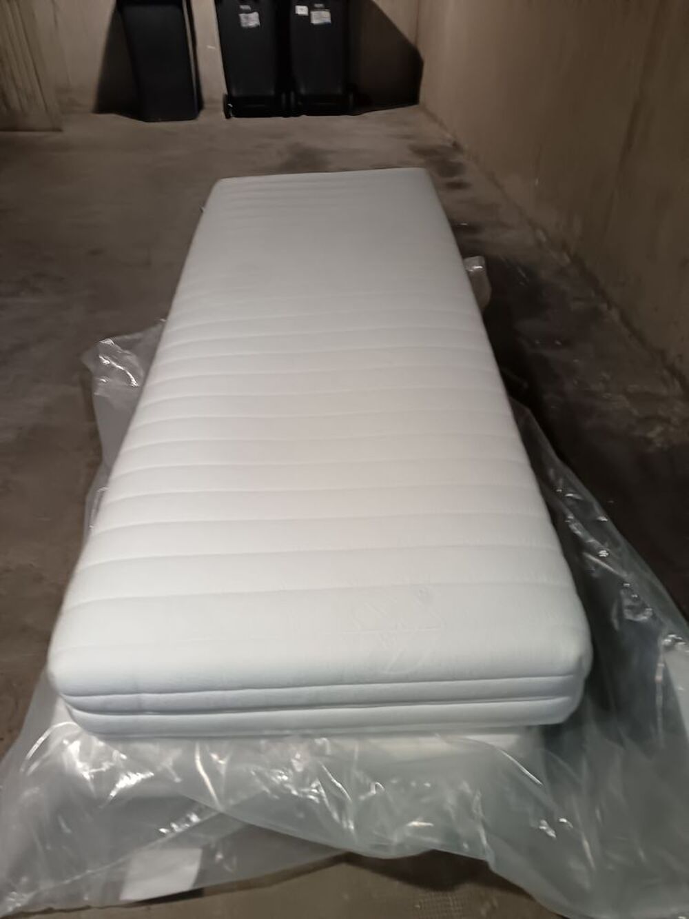 Deux matelas &eacute;tat neuf ..90 euros les deux et 50 euros Meubles