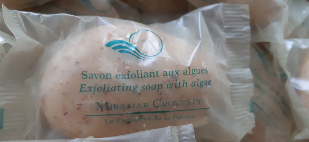 savon exfoliant aux algues forme galet - 50gr Puériculture