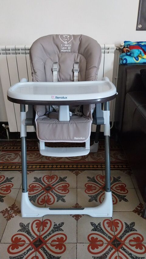 Chaise haute sophie la girafe 60 Montpellier (34)