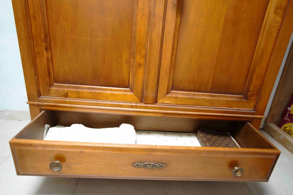 armoire Louis Philippe merisier massif Meubles