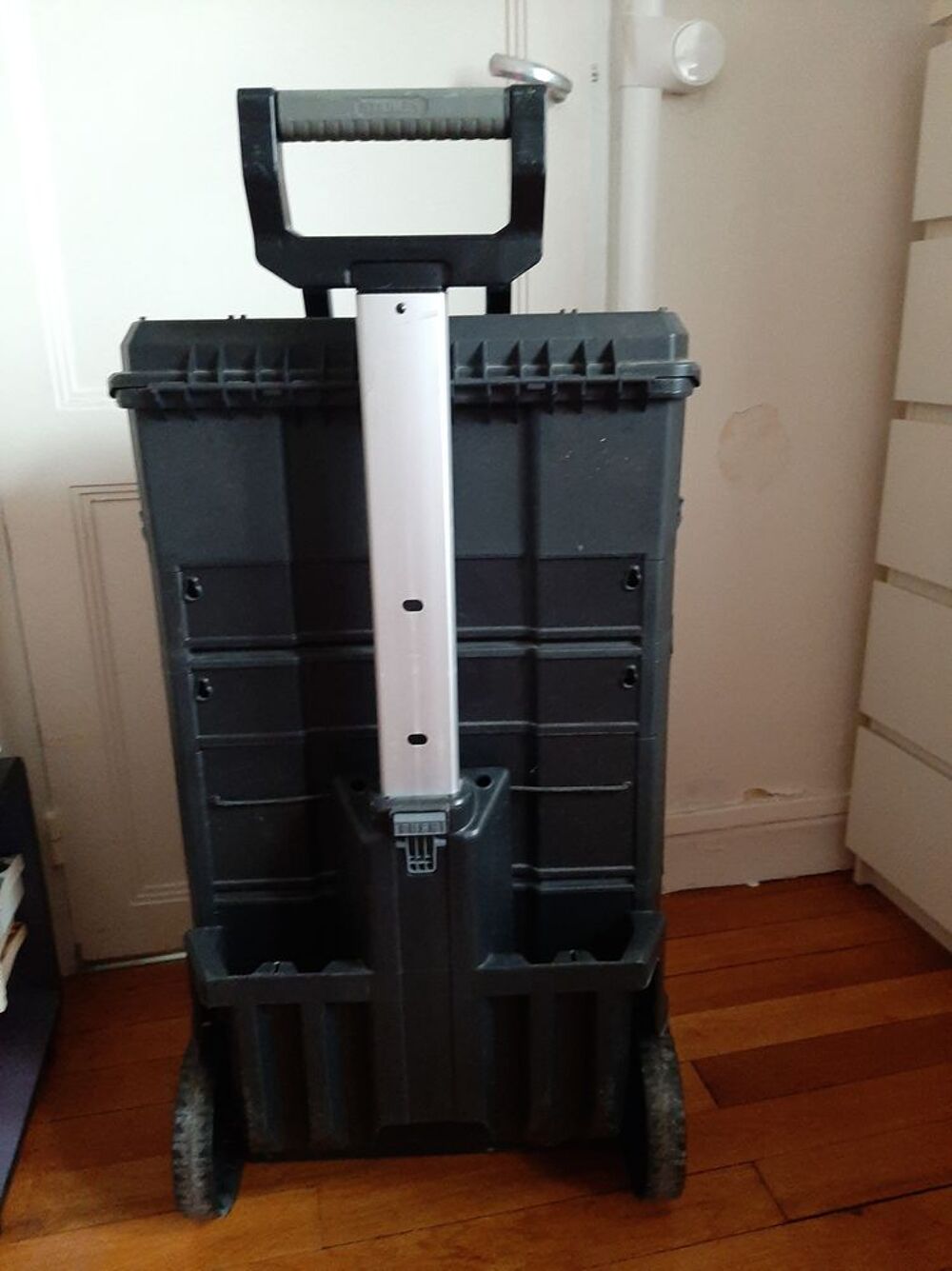 Servante mobile &agrave; roulettes Bricolage